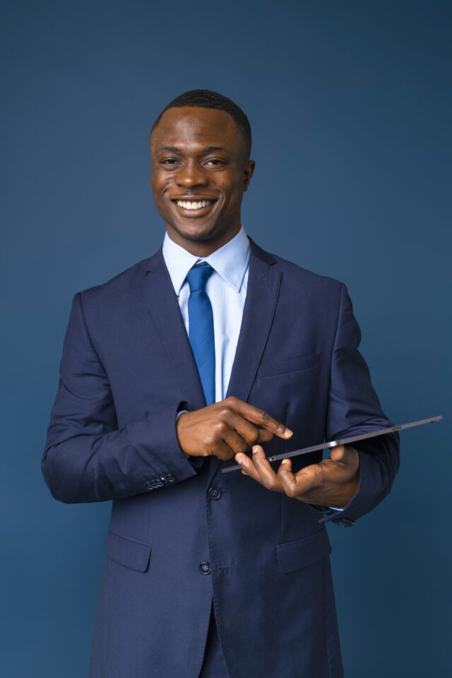 https://adecoconsult.com/wp-content/uploads/2025/08/medium-shot-male-flight-attendant-posing-640x960.jpg